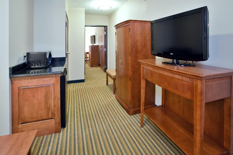 스위트 킹사이즈 침대, Holiday Inn Express Hotel & Suites Fredericksburg, An Ihg