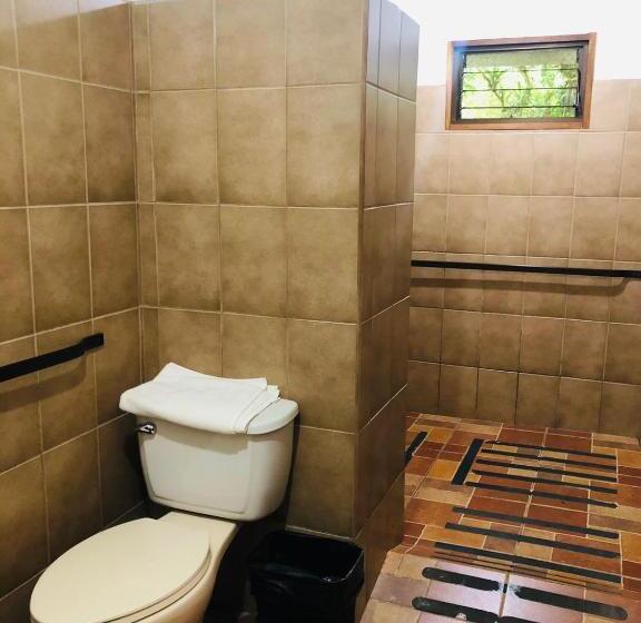 بانگلوی سوپریور, ávita Lodge