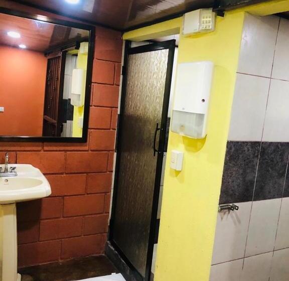 اتاق استاندارد سه نفره, ávita Lodge