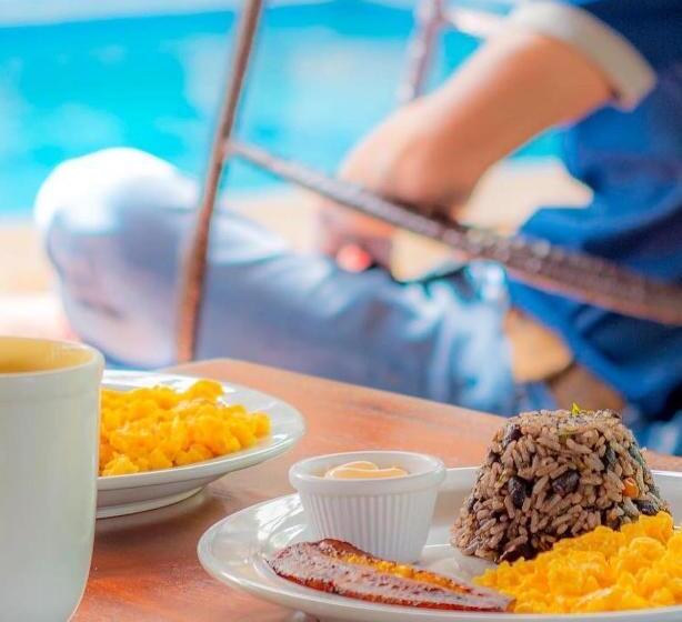 اتاق سوپریور چهار تخته, ávita Lodge
