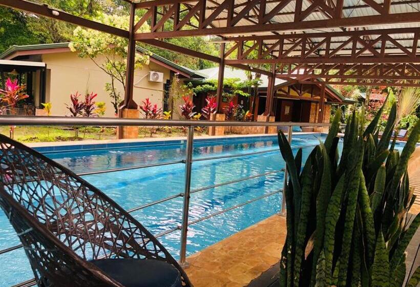 بانگلوی سوپریور, ávita Lodge