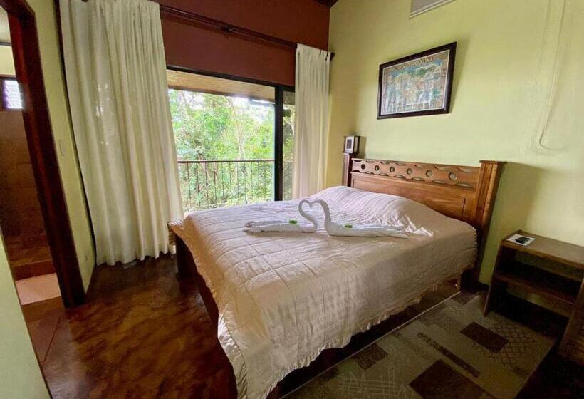 بانگلوی سوپریور, ávita Lodge