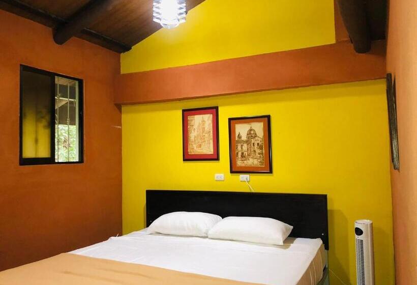 خانه 4 خوابه, ávita Lodge