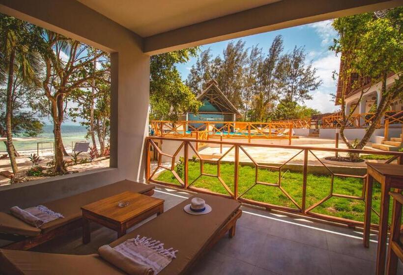 Номер Deluxe Вид на Море с Балконом, Zanzibella Hotel & Spa