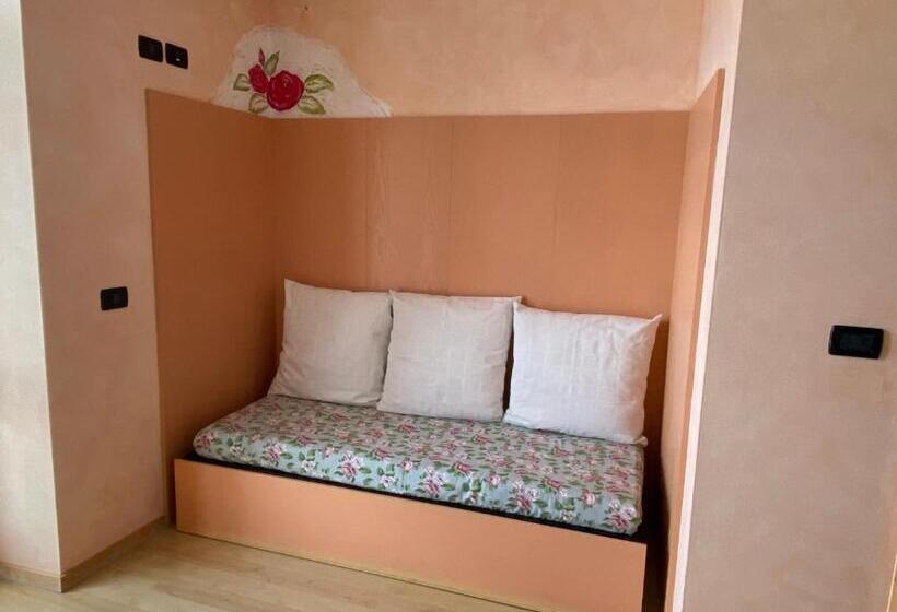 Номер Стандарт с Балконом, B&b Monte Tesobo
