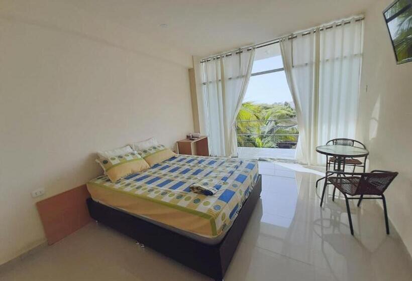 سوییت جونیور با چشم‌انداز استخر, Mau Suite&apartment