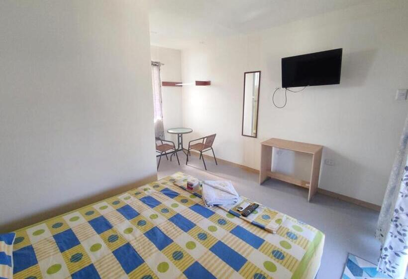 سوییت جونیور, Mau Suite&apartment