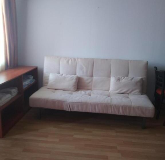 استودیوی استاندارد, Guest House Kami