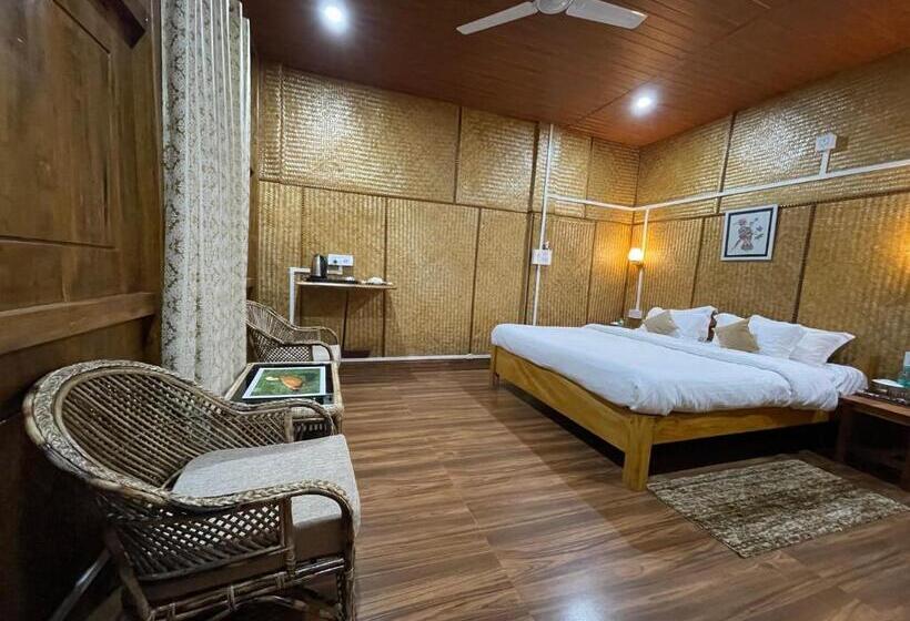 Номер Deluxe с Балконом, Kaziranga Eco Camp