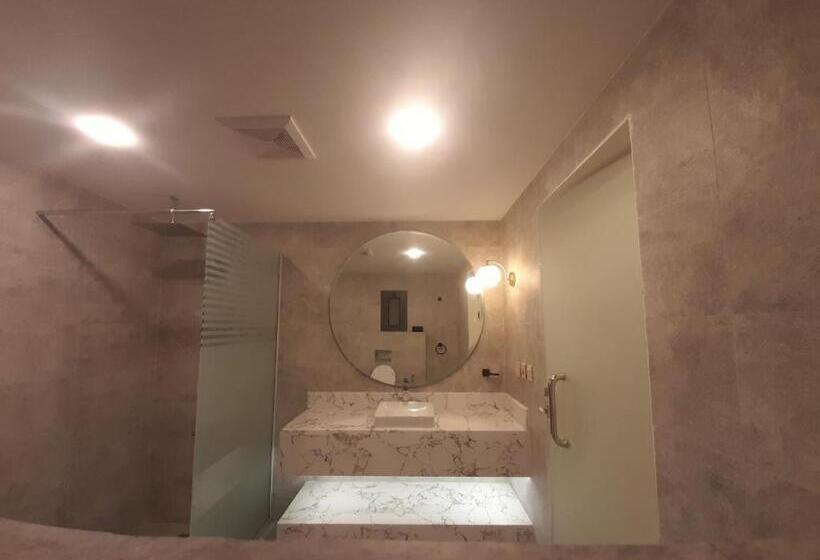 스탠다드 스튜디오, Al Anoud & Aljawhara Apartments