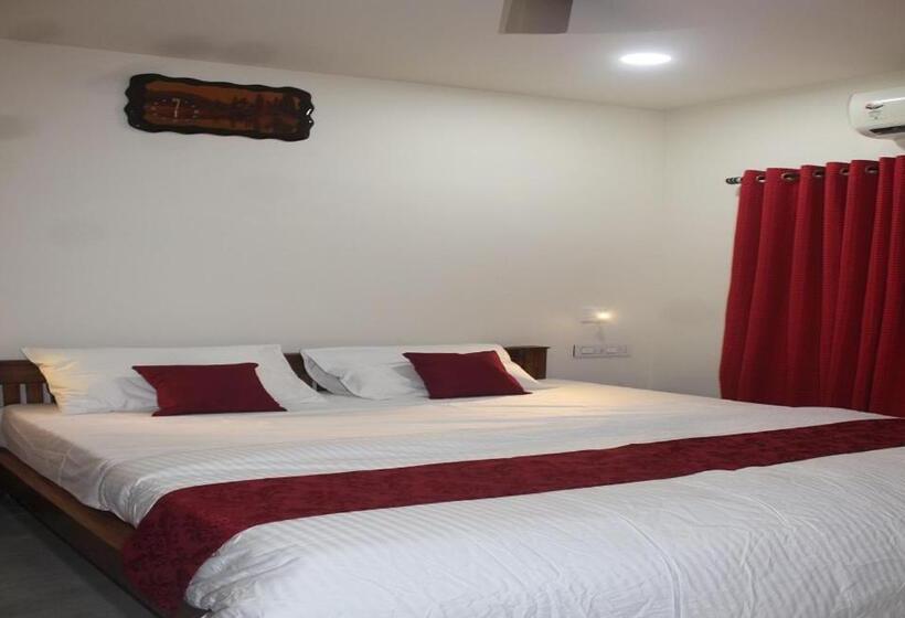 اتاق سوپریور با تخت بزرگ, Nature Villa Kochi