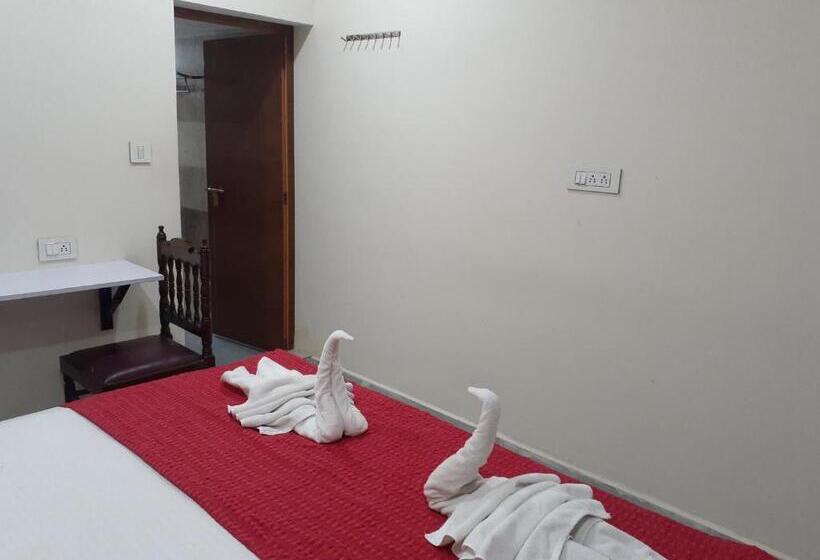 חדר סופריור עם מיטת קינג, Nature Villa Kochi