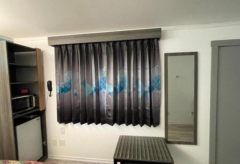 Номер Стандарт Адаптированный для Инвалидов, Belmont Motel