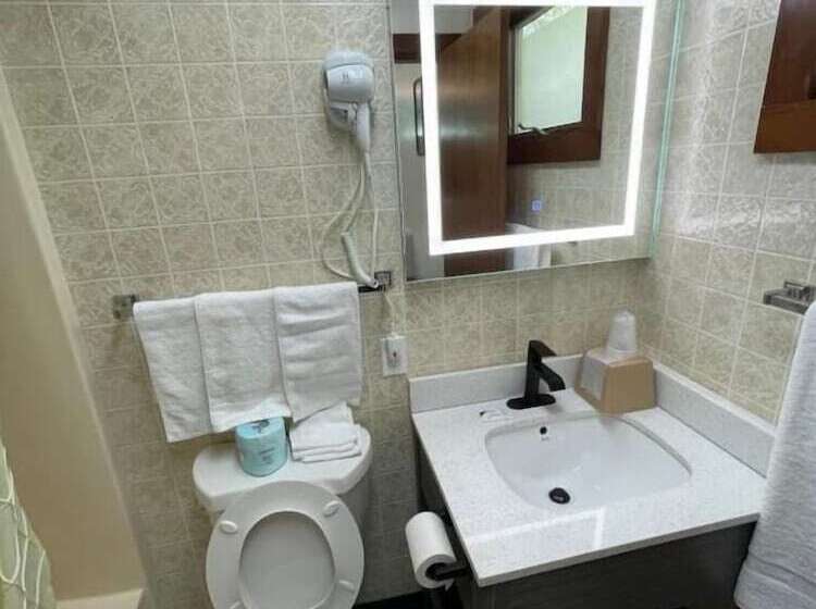 Номер Стандарт, Belmont Motel