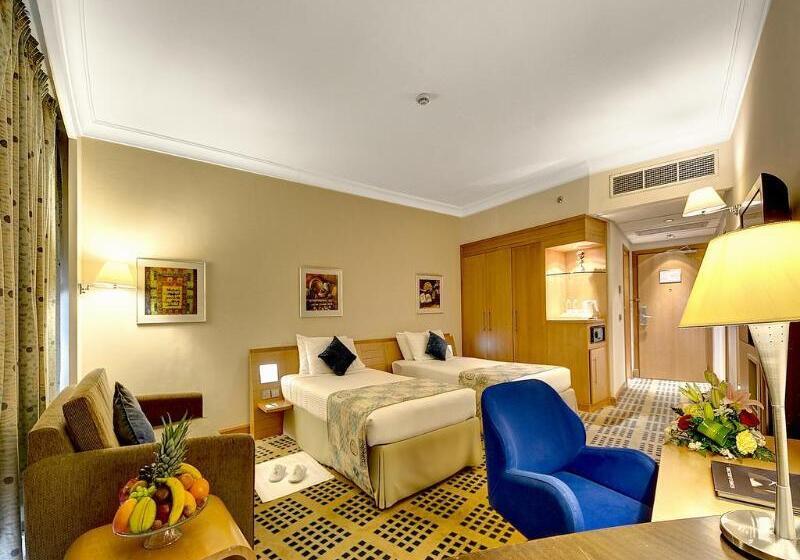 اتاق استاندارد سه نفره, Prestige