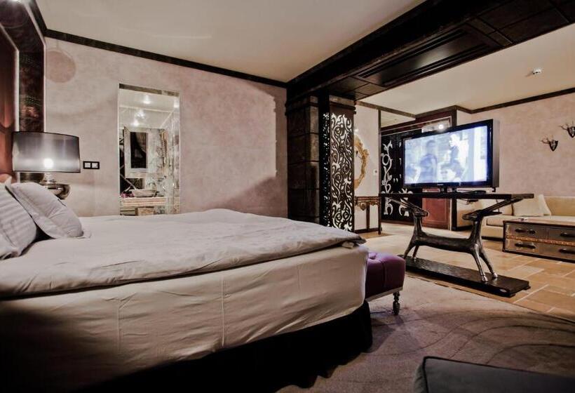 Студио Стандарт Вид на Парк, Royal Castle Design & Spa