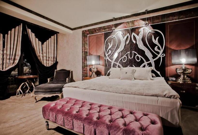 Студио Стандарт Вид на Парк, Royal Castle Design & Spa