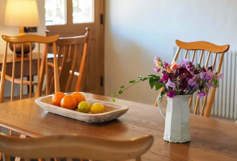 침실 1개 주택, Wayside Cottage
