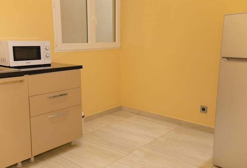 سوییت اجرایی, Bnb Hotel Spa