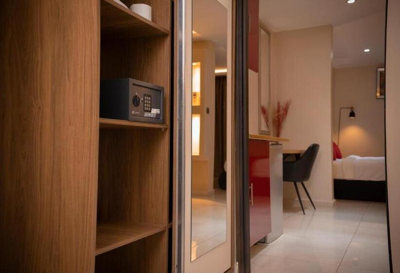 سوییت جونیور لوکس, Bnb Hotel Spa