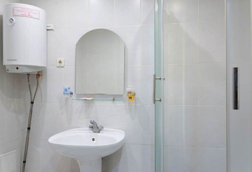 اتاق استاندارد یک نفره, City Hotel
