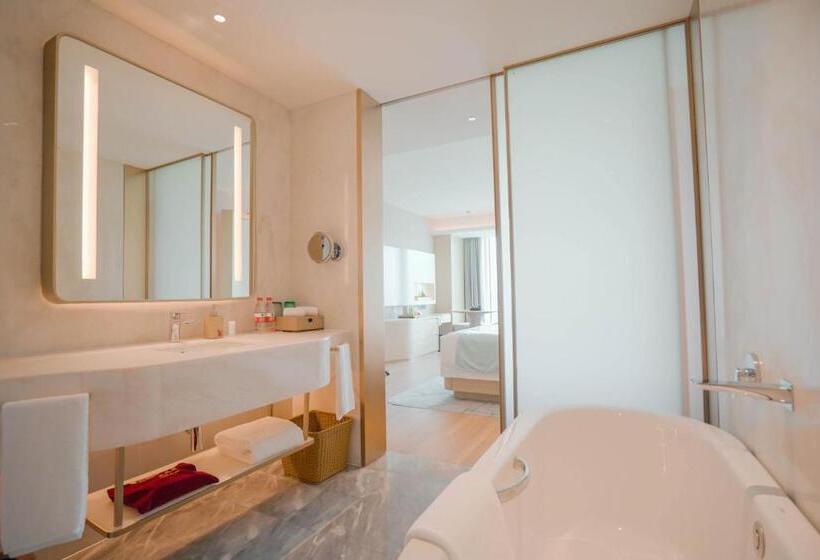 Номер Deluxe Вид на Сад, Wyndham Garden Jinjiang
