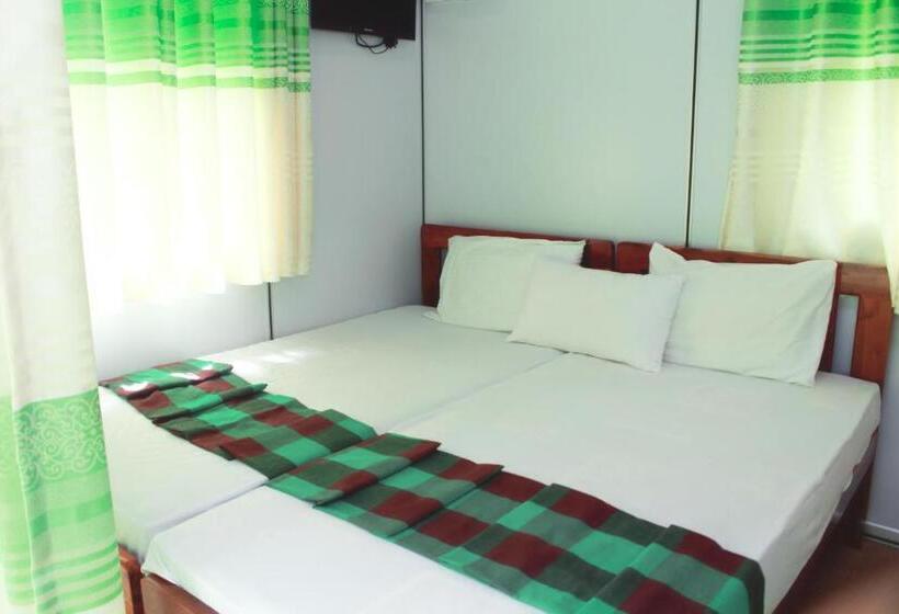 اتاق استاندارد با چشم‌انداز دریاچه, Birds Paradise Inn