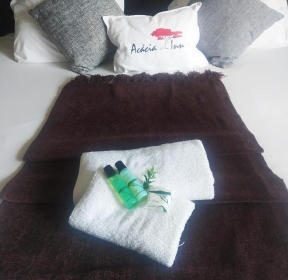 اتاق لوکس با تخت بزرگ, Acacia Inn Guesthouse