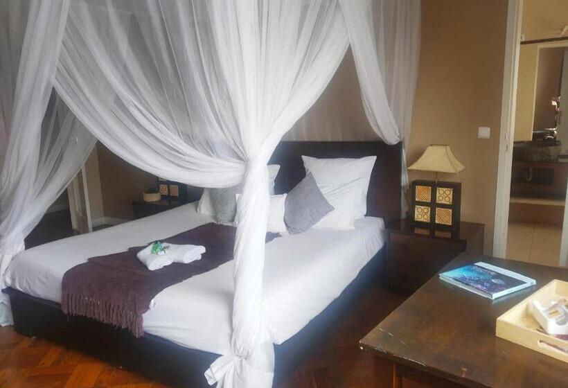 اتاق لوکس با تخت بزرگ, Acacia Inn Guesthouse