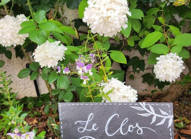 اتاق استاندارد با چشم‌انداز باغ, Le Clos Pascaline