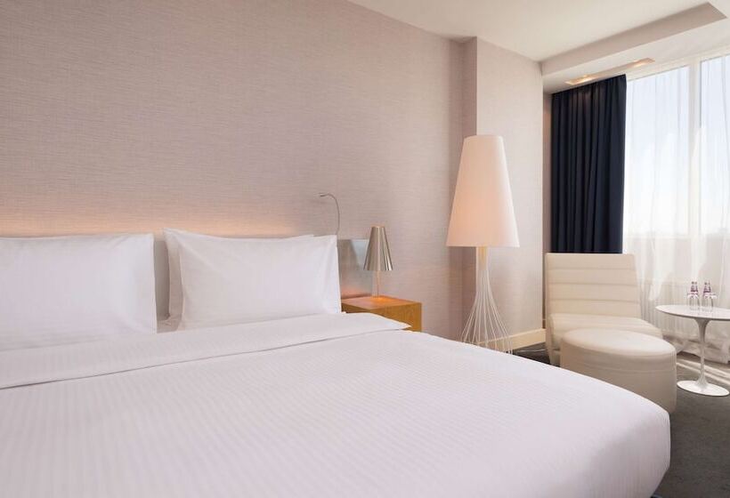 Номер Superior, Radisson Blu Belorusskaya