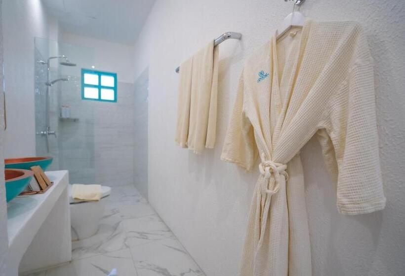 Люкс Кровать Кинг, Loccal Collection Hotel Komodo