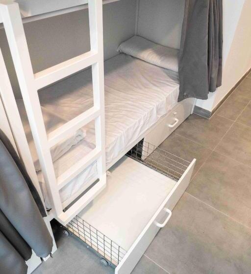 Четырехместный Номер Стандарт, Sea Hostel Barcelona