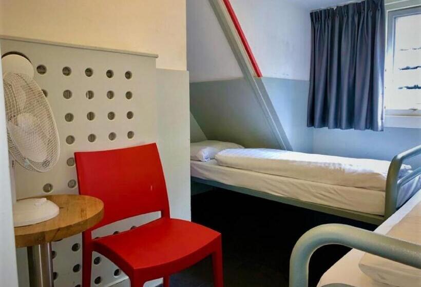 غرفة قياسية سرير بطابقين مزودة بحمام مشترك, The White Tulip Hostel