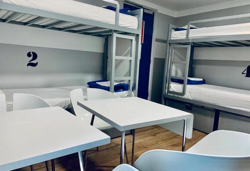غرفة قياسية حمام مشترك, The White Tulip Hostel