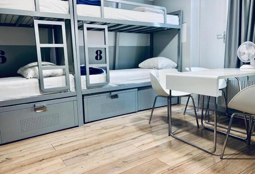 غرفة قياسية حمام مشترك, The White Tulip Hostel