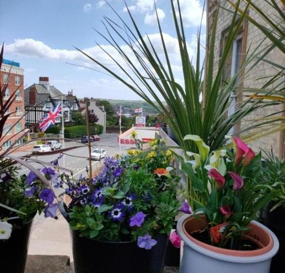 اتاق لوکس خانوادگی, Whitby Central Close To Beach Pier Flowergate