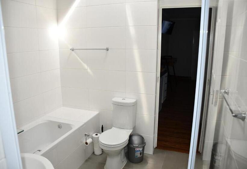 اتاق لوکس, Friendz Guesthouse