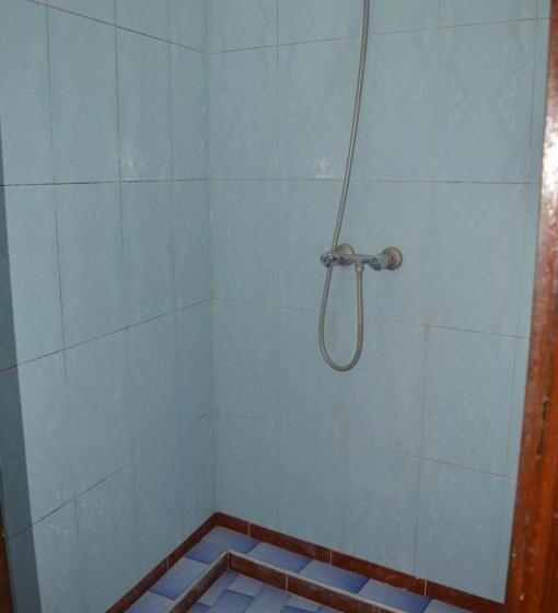 اتاق استاندارد با سرویس بهداشتی مشترک, Salem Leksor