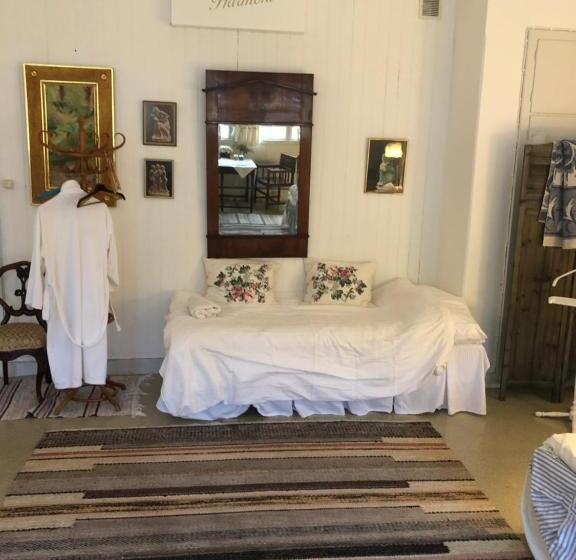 Семейный Номер, Långhedgården Bed & Breakfast