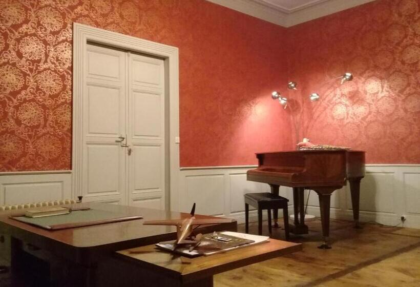 Family Suite, Bazar Du Nouveau Siècle