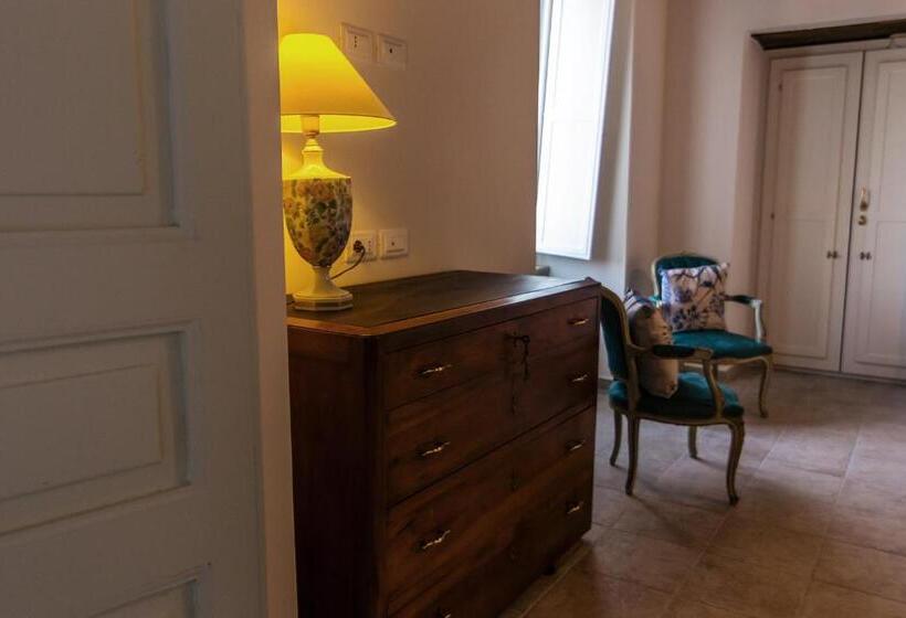 Quarto Standard com Terraço, Palazzo Cantarella Stella Cilento