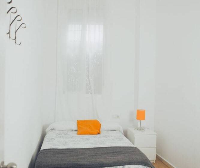 اتاق استاندارد یک تخته با سرویس بهداشتی مشترک, Cádiz Inn Hostel