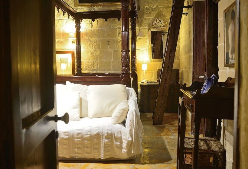 سوییت لوکس, The Burrow Guest House