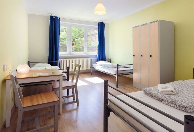 اتاق استاندارد سه نفره, Patio Hostel