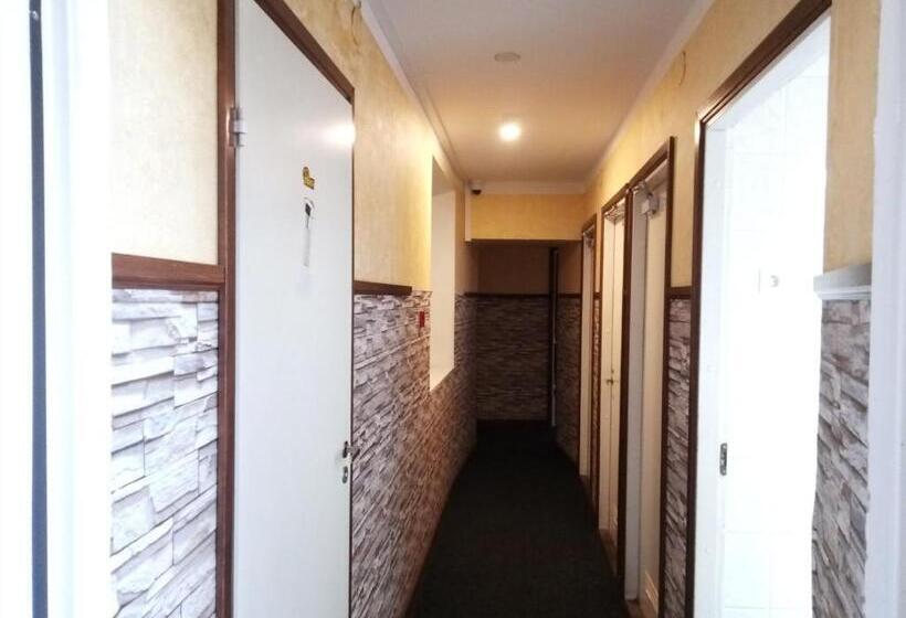 اتاق استاندارد سه نفره, Zinc Old Town  Hostel