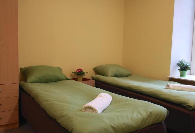 اتاق استاندارد چهار تخته, Zinc Old Town  Hostel