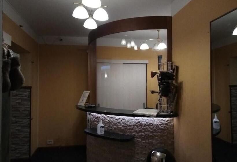 اتاق استاندارد سه نفره, Zinc Old Town  Hostel