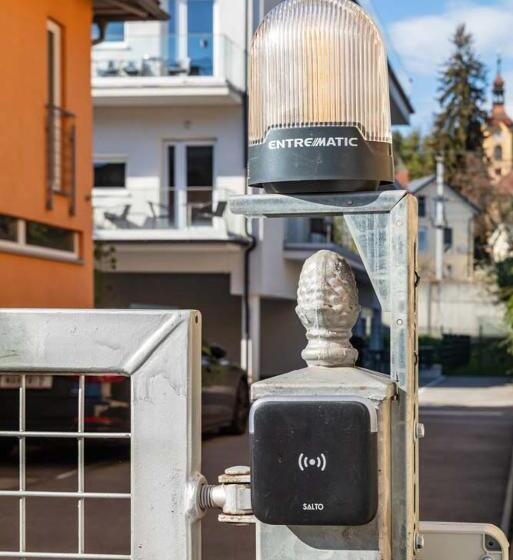 اتاق اکونومی, Luxury Apartment Monte Carlo
