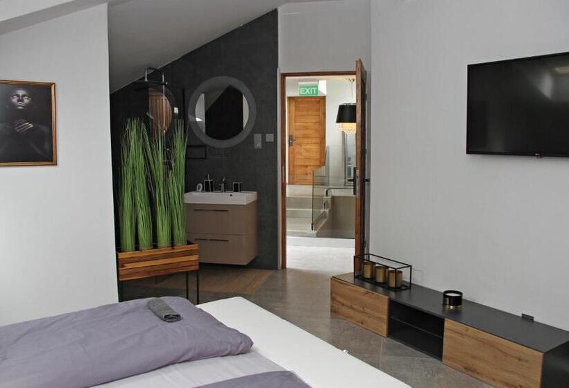 اتاق لوکس, Player S Pool&rooms